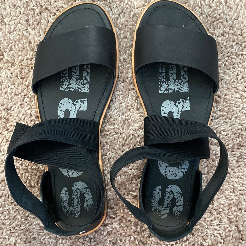 Sorel sandals- black